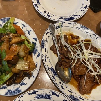 Golden Leaf - Braised tofu Beef with oyster sauce - Chinese Near Me - Naples, Florida Golden Leaf - Braised tofu Beef with oyster sauce - Chinese Near Me - Naples, Florida