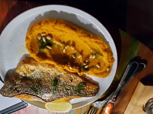 Zizi Wine Bar by null