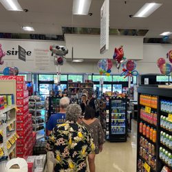Safeway - Line waiting to checkout