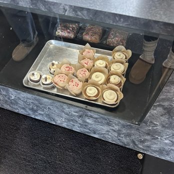 Burning Bridges - Gluten free cupcakes - Barbeque Near Me - Omaha, Nebraska