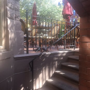 La Voile - look from the restaurant to the patio - French Near Me - Boston, Massachusetts La Voile - look from the restaurant to the patio - French Near Me - Boston, Massachusetts