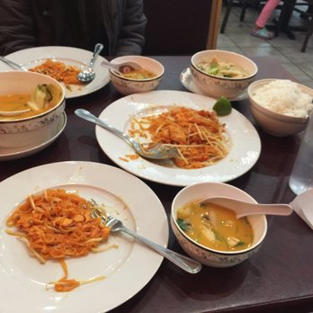 Thai Chili - Pad Thai, Tom yum soup, Green curry, & steamed rice. - Thai Near Me - Henderson, Nevada Thai Chili - Pad Thai, Tom yum soup, Green curry, & steamed rice. - Thai Near Me - Henderson, Nevada