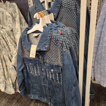 Target - 9-18-26: Looks kinda like sashiko embroidery - Department Stores Near Me - Albany, California Target - 9-18-26: Looks kinda like sashiko embroidery - Department Stores Near Me - Albany, California