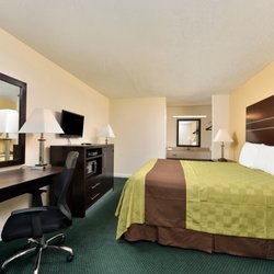 Americas Best Value Inn Port Jefferson Station Long Island - One King Bed Guest Room