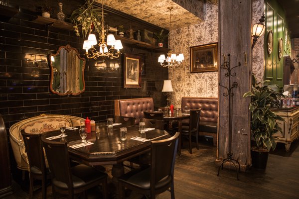 L'Gros Luxe Vieux-Longueuil by null