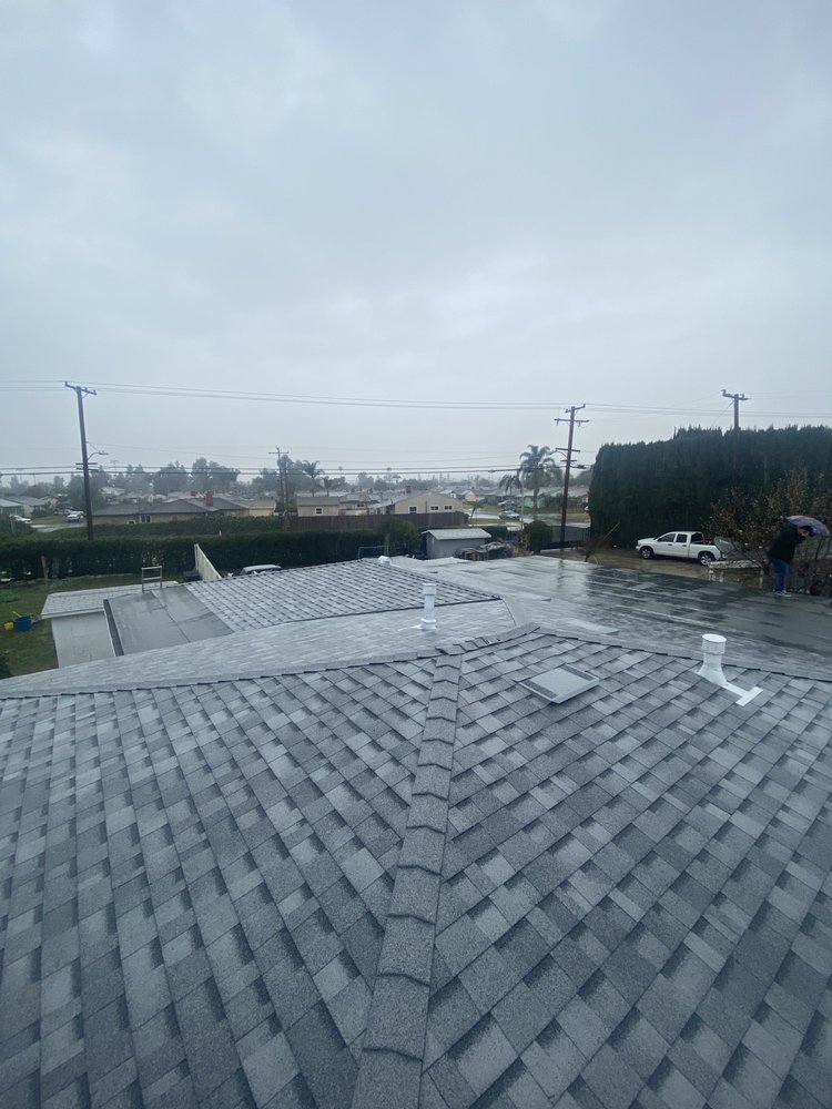 Slide of Roofing Company in Pasadena 