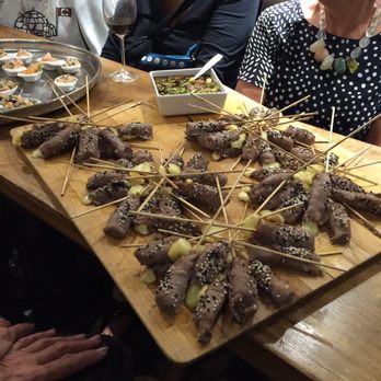 Ateliers et Saveurs - Cheese and beef skewers - Cooking Classes Near Me - Montreal, Quebec Ateliers et Saveurs - Cheese and beef skewers - Cooking Classes Near Me - Montreal, Quebec