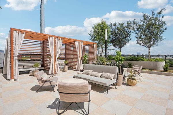 Stella at Star Metals by null