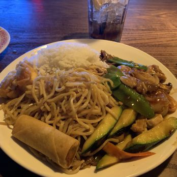 George Yang's Chinese Cuisine - House Chow Mein - Chinese Near Me - Phoenix, Arizona