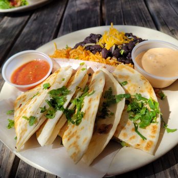 Arturo's Underground Cafe - Chicken Bacon Jalapeño Quesadilla - Cafes Near Me - Austin, Texas