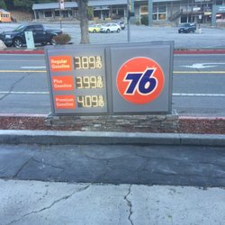 Blue Jay 76 Gas Station - New digital sign