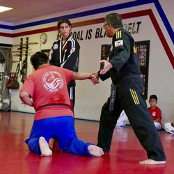 High-Kick Tae Kwon
