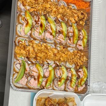 El PeriSushi Restaurant - Sushi Bars Near Me - Paramount, California