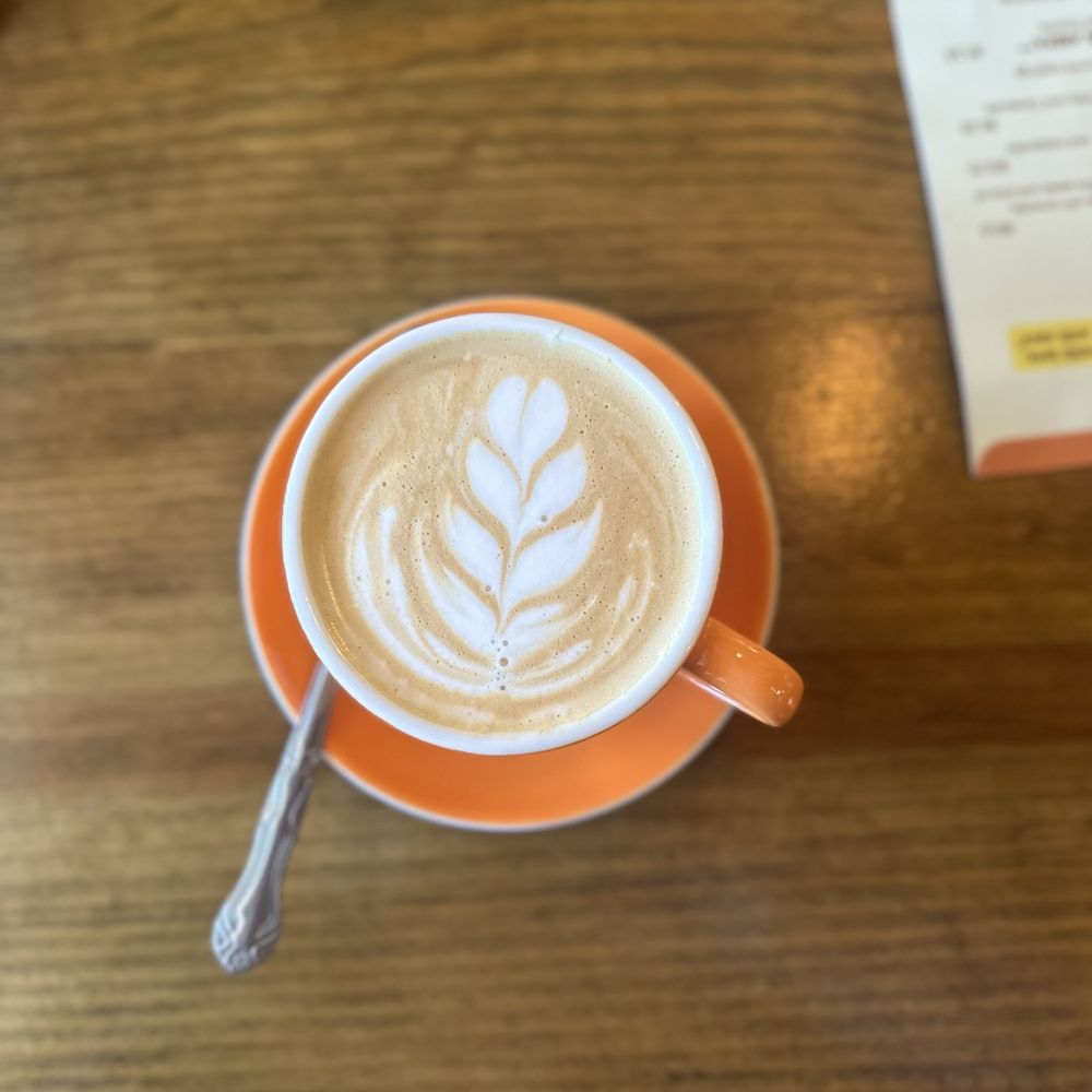 Macondo Coffee Kendall - Caramel Latte - Coffee & Tea Near Me - Miami, Florida