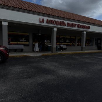 La Antioquena - Colombian Near Me - Pembroke Pines, Florida La Antioquena - Colombian Near Me - Pembroke Pines, Florida