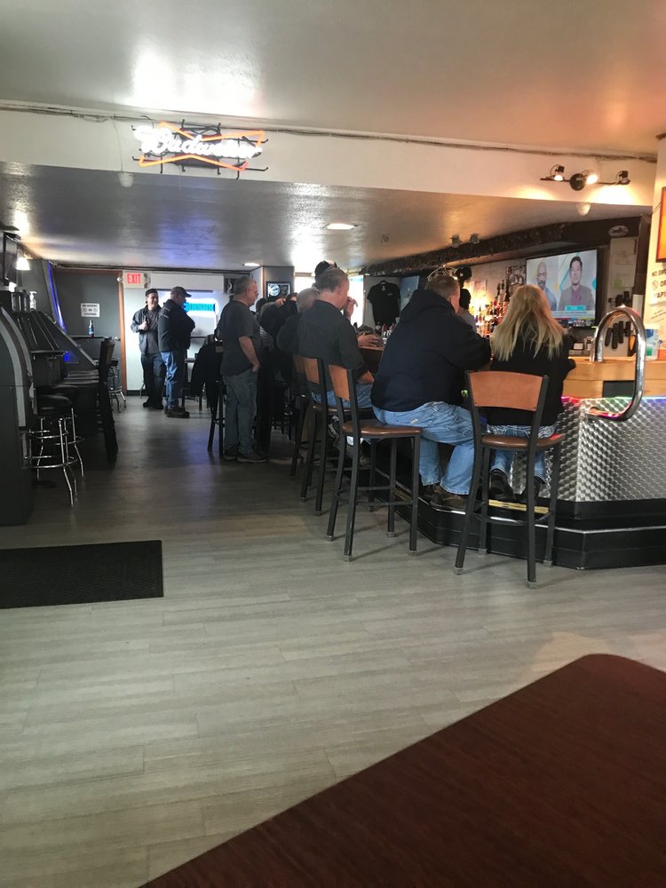 MACK’S PUB AND GRILL Updated September 2024 11 Photos 2983 Lawrence Dr, De Pere, Wisconsin