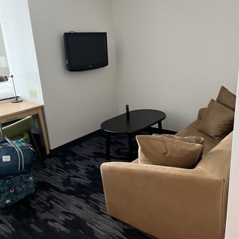 Fairfield by Marriott Inn & Suites Washington Casino Area - Seating area within room - Hotels Near Me - Washington, Pennsylvania Fairfield by Marriott Inn & Suites Washington Casino Area - Seating area within room - Hotels Near Me - Washington, Pennsylvania