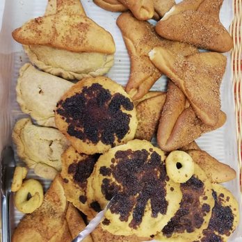 Andrade Market - a basket of cookies and pastries - Grocery Near Me - Manassas, Virginia Andrade Market - a basket of cookies and pastries - Grocery Near Me - Manassas, Virginia