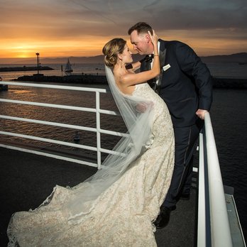 Bellini Photo - Awww the kisses! - Event Photography Near Me Bellini Photo - Awww the kisses! - Event Photography Near Me