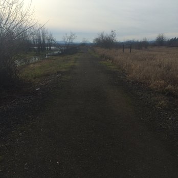 Fern Ridge Wildlife Area - The start of the trail. - Parks Near Me - Eugene, Oregon