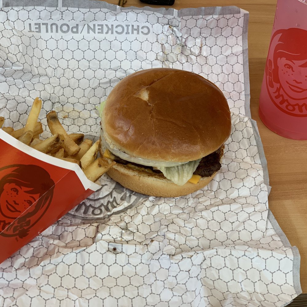 Wendy's - Dave's deluxe combo with a medium pink lemonade drink. - Fast Food Near Me - Guelph, Ontario Wendy's - Dave's deluxe combo with a medium pink lemonade drink. - Fast Food Near Me - Guelph, Ontario