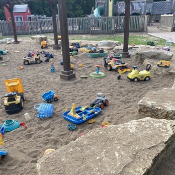 Field of Fun - So.many.toys!!!!! There is no way your kid(s) will be bored!! - Parks Near Me - Rochester, Minnesota Field of Fun - So.many.toys!!!!! There is no way your kid(s) will be bored!! - Parks Near Me - Rochester, Minnesota