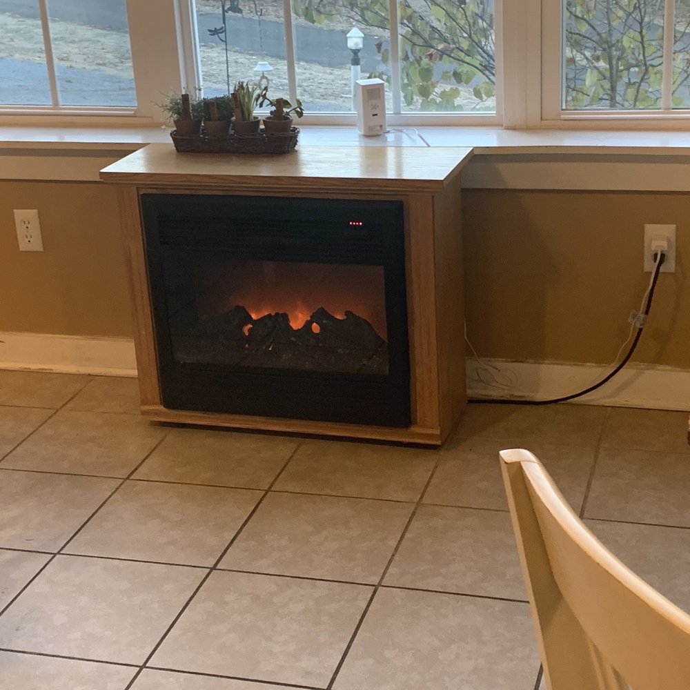 Acorn Hill Bistro - The electric fireplace - New American Near Me - Lynchburg, Virginia Acorn Hill Bistro - The electric fireplace - New American Near Me - Lynchburg, Virginia