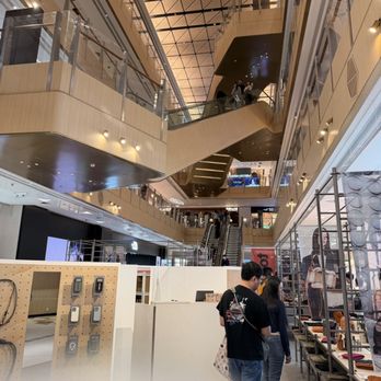 K11 廣場 - Shopping Centers Near Me - Hong Kong, HK