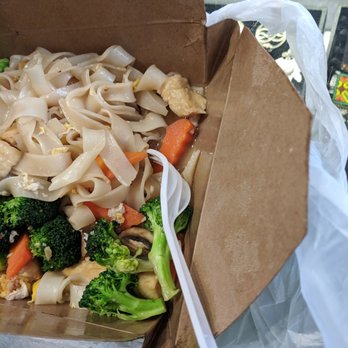 Thai Pot - Pad See-ew with Vegetable - Thai Near Me - Sebastopol, California Thai Pot - Pad See-ew with Vegetable - Thai Near Me - Sebastopol, California