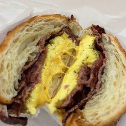Bacon & Eggs & Cheese Breakfast Sandwich Bacon & Eggs & Cheese Breakfast Sandwich