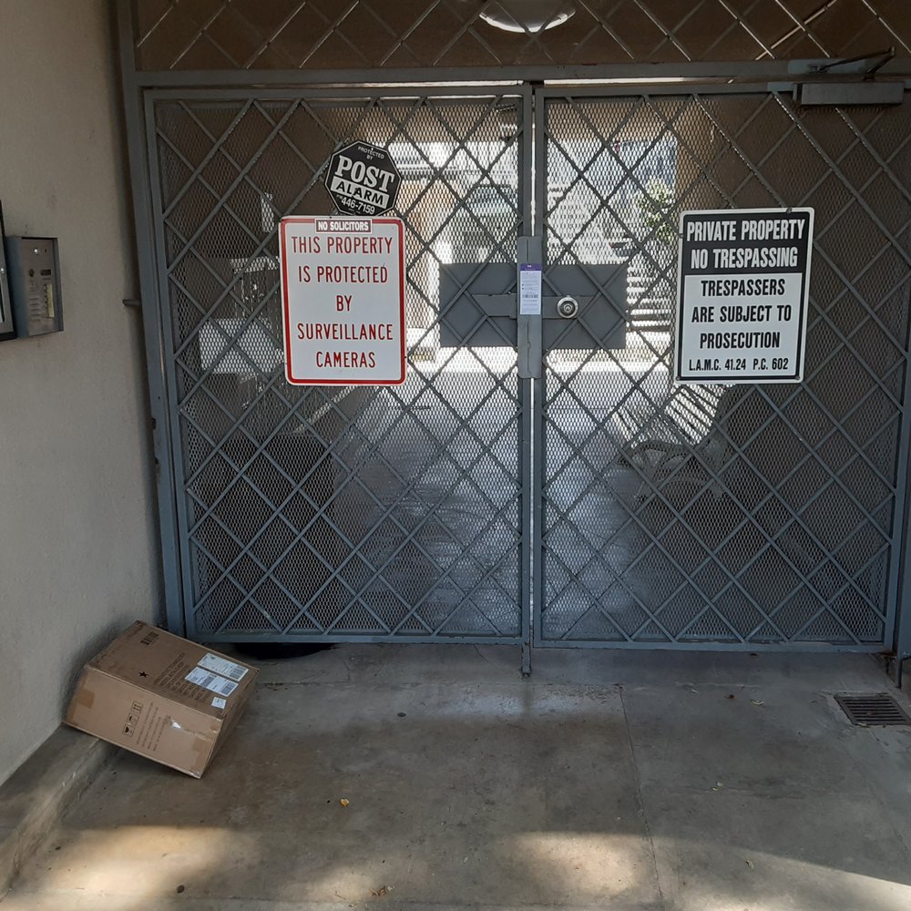 FedEx - Fedex refusing to use intercom leaving parcels outside to be stolen. - Shipping Centers Near Me - Los Angeles, California FedEx - Fedex refusing to use intercom leaving parcels outside to be stolen. - Shipping Centers Near Me - Los Angeles, California