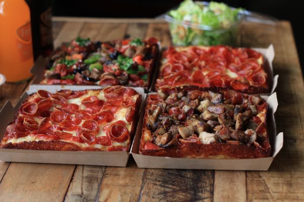 Steel Pan Pizza by null