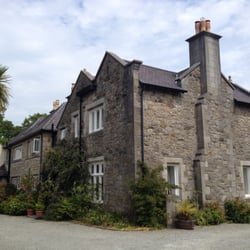 Tros Yr Afon - Ty Mawr, the Manor House