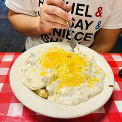 M & M Family Diner - Farmers Roundup