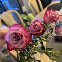 Country Village Florist and Gifts - Gorgeous roses