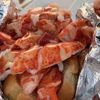 Red's Eats - Look at all that lobster!!!! - Seafood Near Me - Wiscasset, Maine Red's Eats - Look at all that lobster!!!! - Seafood Near Me - Wiscasset, Maine