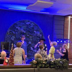 Waterlefe Golf & River Club - Dancing and sing along at Waterlefe Sunset Grille