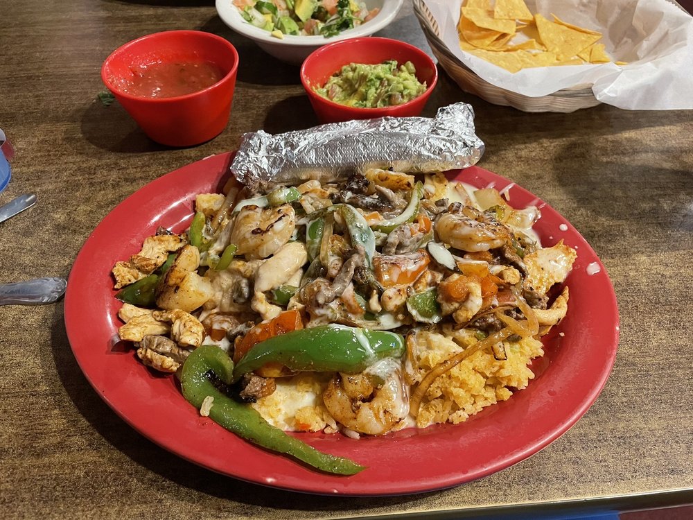 Food from La Casa Mexicana