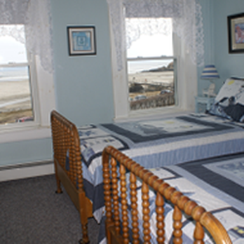Blue Shutters Beachside - Twin Lights room - Bed & Breakfast Near Me - Gloucester, Massachusetts