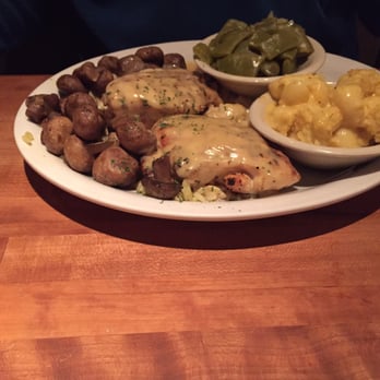 Cheddar's Scratch Kitchen - American Near Me - Austin, Texas