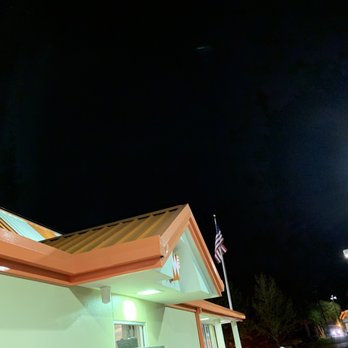 Whataburger - Drive thru clearance - Fast Food Near Me - Friendswood, Texas