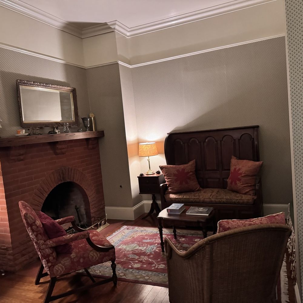 Cheshire Cat Inn - Bed & Breakfast Near Me - Santa Barbara, California
