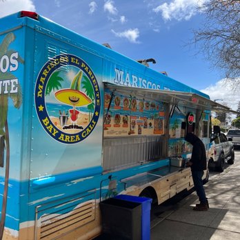 Mariscos El Pariente - Exterior - Food Trucks Near Me - San Mateo, California Mariscos El Pariente - Exterior - Food Trucks Near Me - San Mateo, California