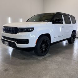 Signature Auto Detailing - Jeep Wagoneer ceramic Coating.