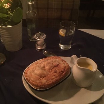 The Grapes - apple pie with custard - Pubs Near Me - London, XGL The Grapes - apple pie with custard - Pubs Near Me - London, XGL