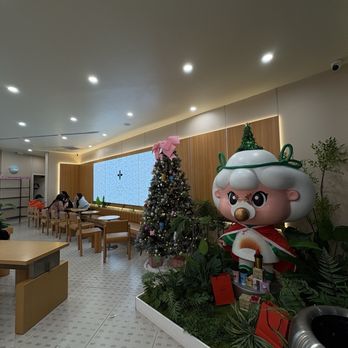 Molly Tea - Interior decor - Bubble Tea Near Me - Sunnyvale, California