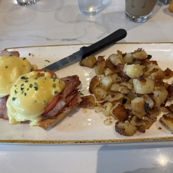 First Watch - Classic Benedict w/ Seasoned Potatoes - Breakfast & Brunch Near Me - Cooper City, Florida First Watch - Classic Benedict w/ Seasoned Potatoes - Breakfast & Brunch Near Me - Cooper City, Florida