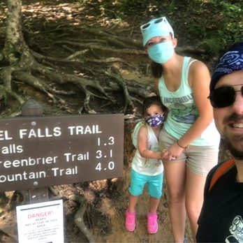 Laurel Falls Trailhead - Hiking Near Me - Gatlinburg, Tennessee Laurel Falls Trailhead - Hiking Near Me - Gatlinburg, Tennessee
