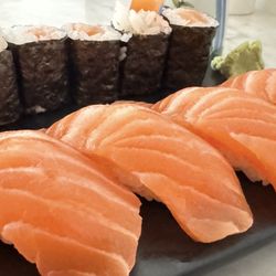 Min Sushi Restaurant - Salmon Set