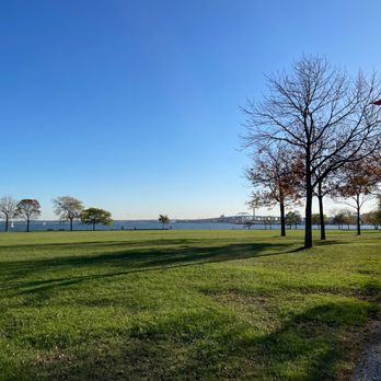 Veteran's Park - Parks Near Me - Milwaukee, Wisconsin